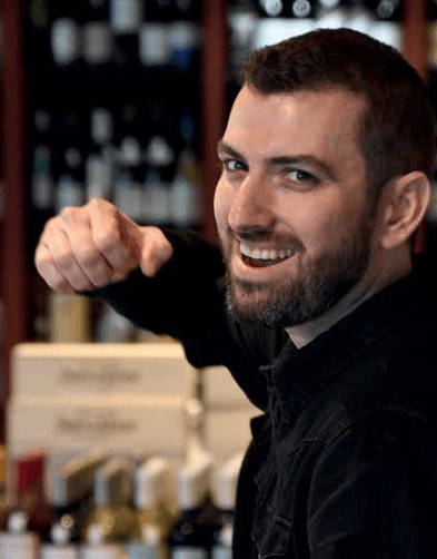La revista Papers de Vi, en la seva edició de primavera 2020 (número 63) ens ha convidat a formar part dels seus continguts amb una entrevista a l'Enric Espinosa, propietari i sommelier del Rebost dels Sentits i www.7devi.com.